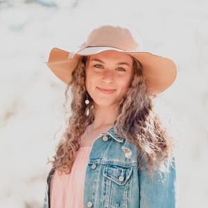 Meet your Posher, Brooke